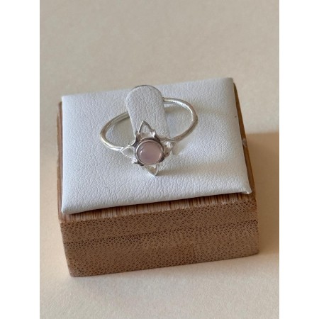 Anillo Nudo de Bruja piedra Cuarzo Rosa- Plata de Ley
