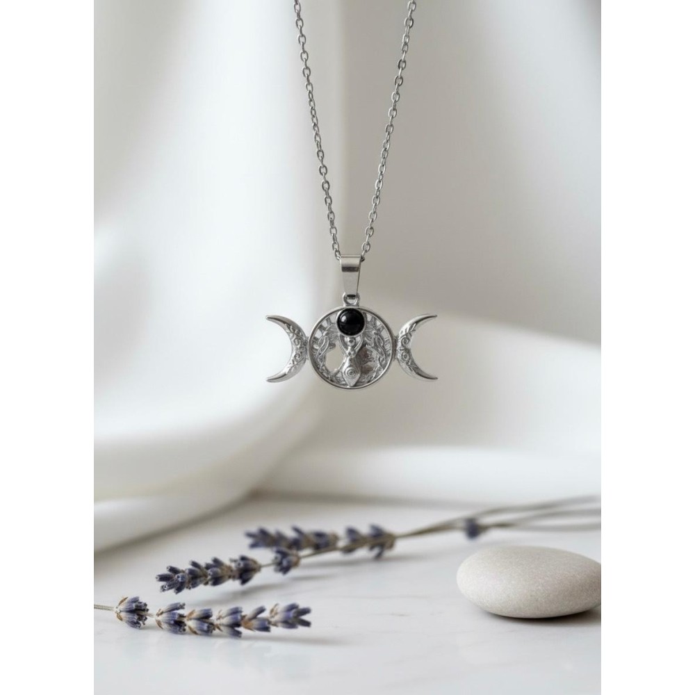 Collar Triple Diosa con Piedra Ónix  en Acero