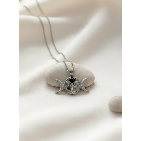 Collar Triple Diosa con Piedra Ónix  en Acero