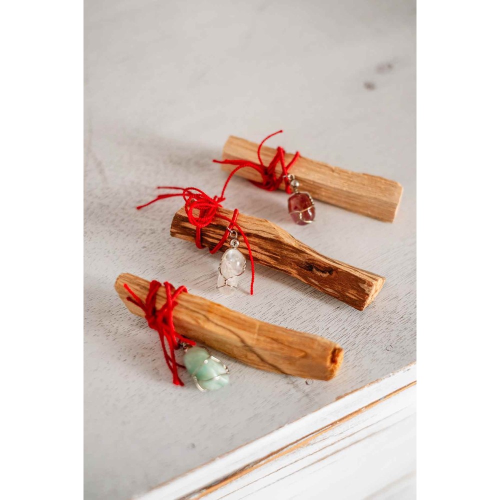 Palo Santo con Pulsera Roja y Mineral