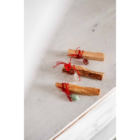 Palo Santo con Pulsera Roja y Mineral