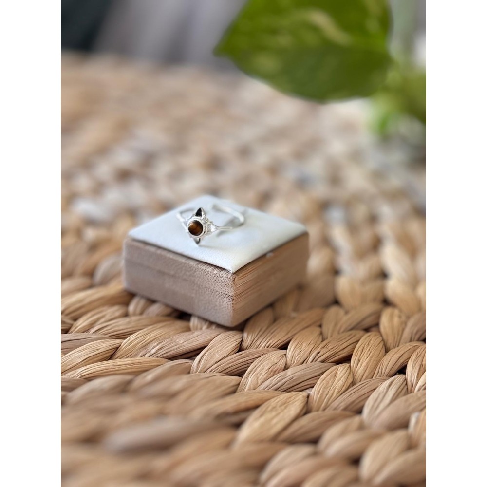 Anillo Nudo de Bruja con piedra Ojo de Tigre - Plata de Ley
